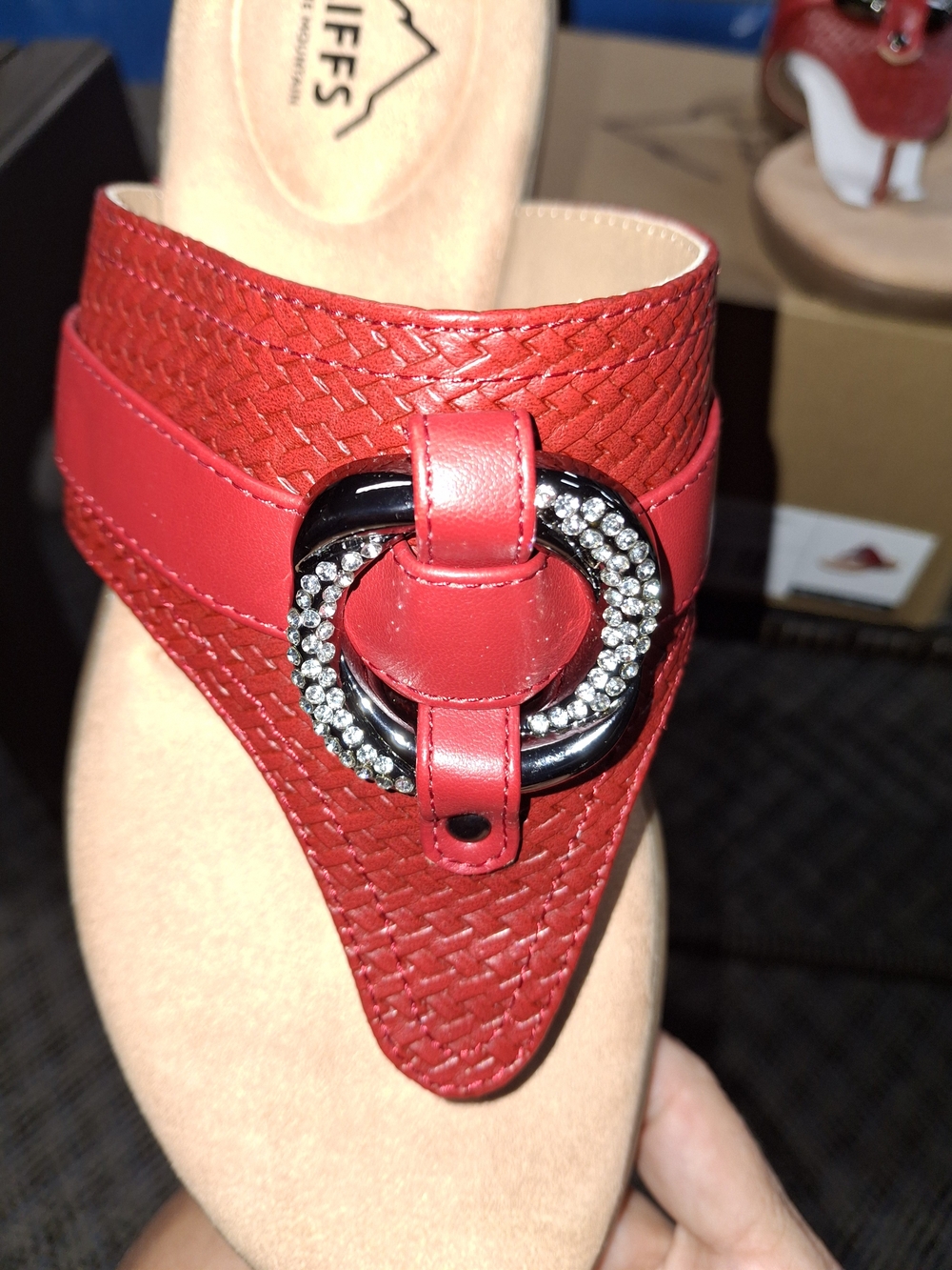 Cliffs by WHITE MOUNTAIN Red 9M Woven Rhinestone Ring Slide